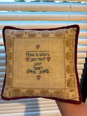 ✨ Primitive Farmhouse Accent Pillow ✨